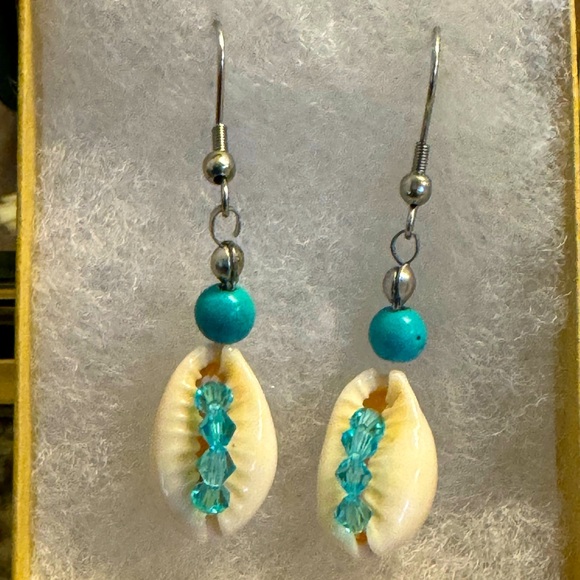 Cowry Shell Earrings with Simulated Turquoise & Bicone Crystals - Picture 4 of 4